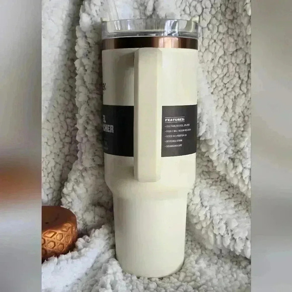 Stanley 40oz Magnolia Cream and Cooper - Picture 3 of 10